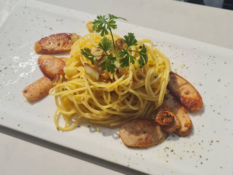 PASTA  AGLIO E OLIO SAUSAGE